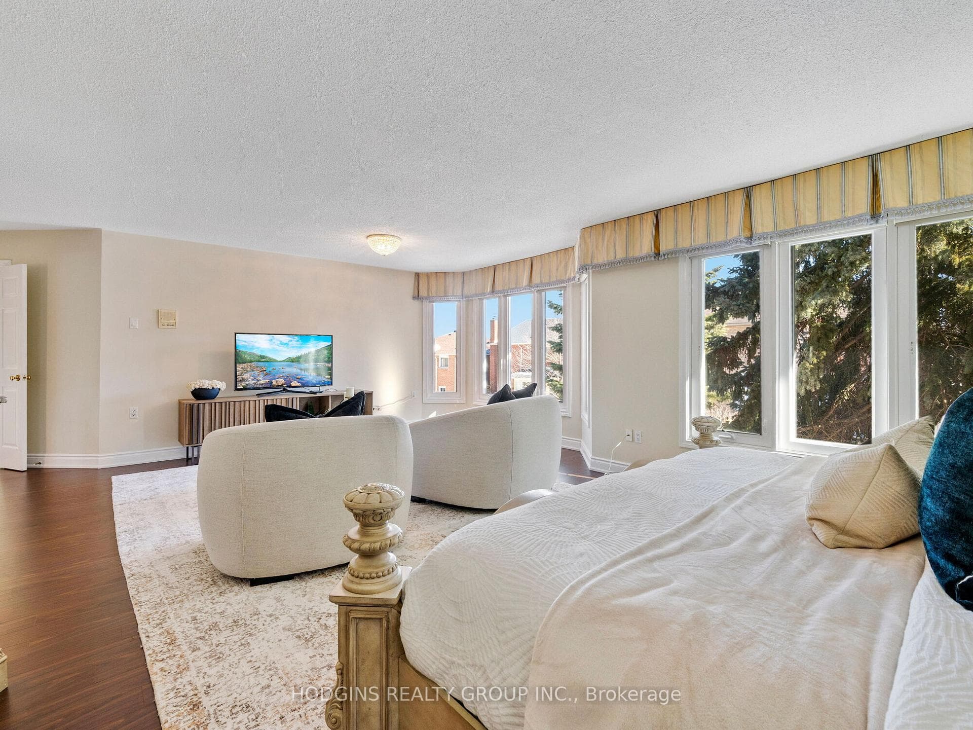1550 Hollywell Avenue photo 25