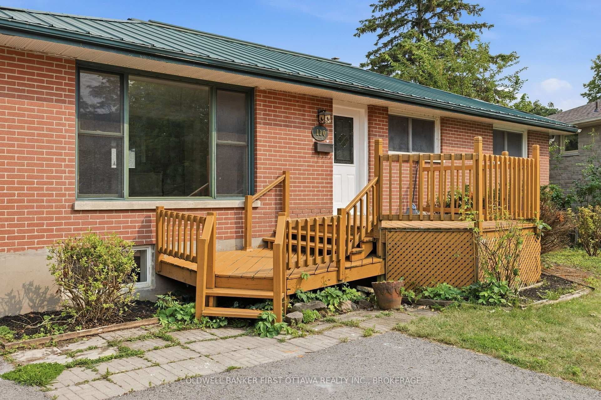 110 Liddell Crescent photo 3