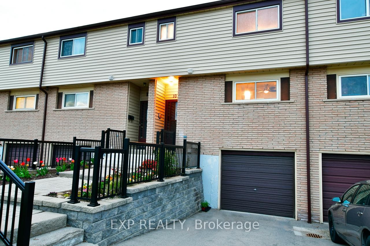 10 Claudette Gate photo 2