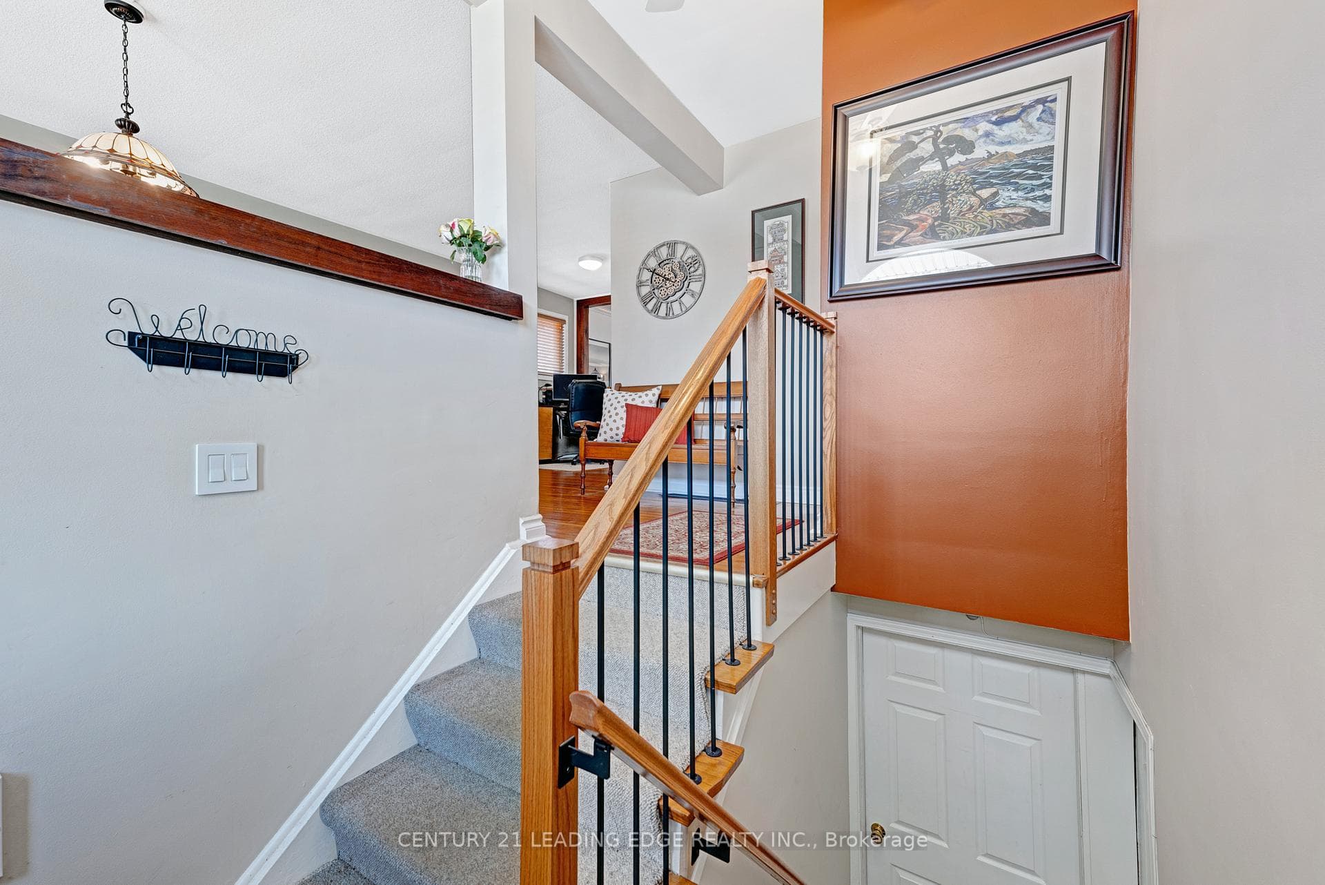 392 Loretta Crescent photo 4