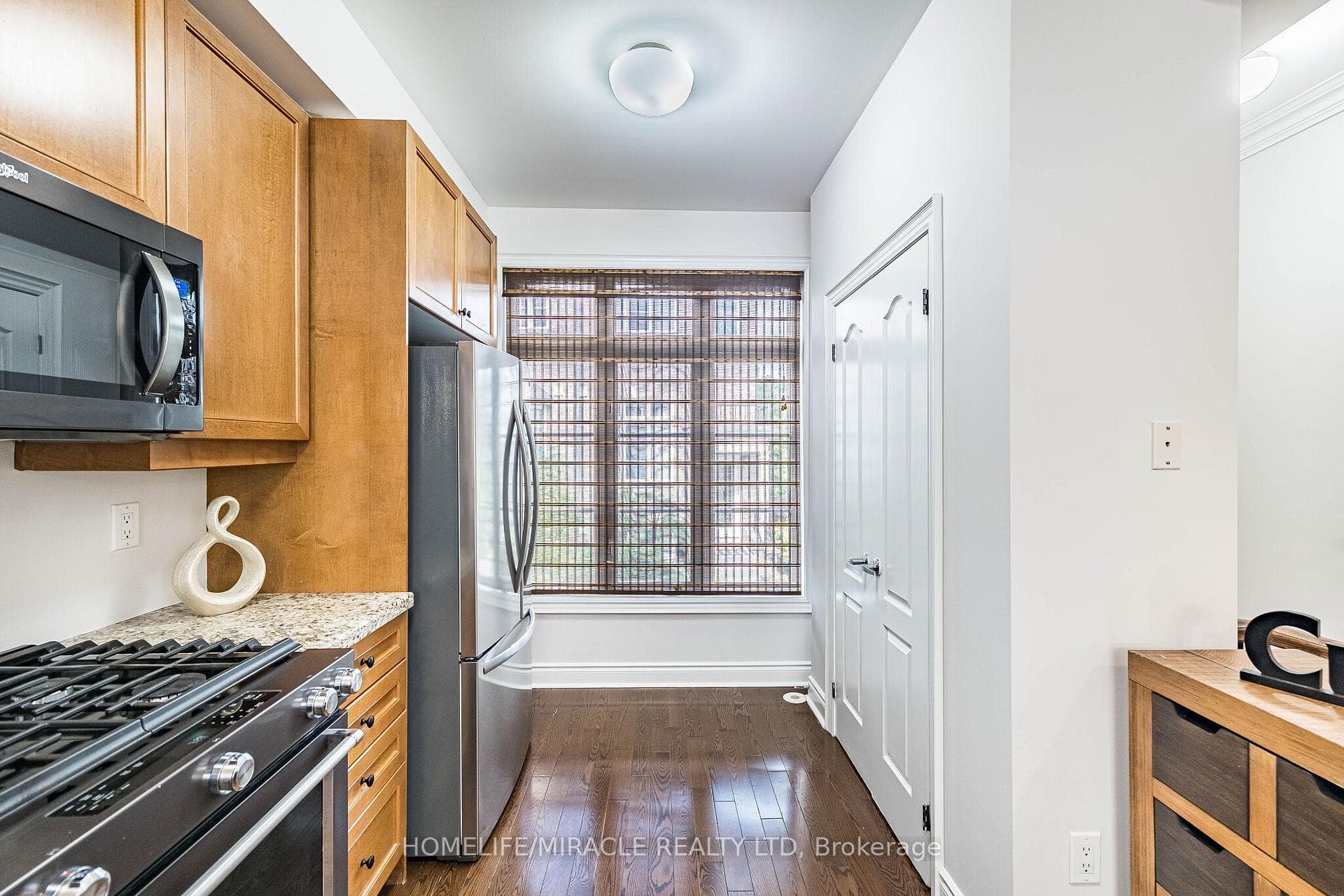 265 Van Dusen Boulevard Unit 1 photo 19