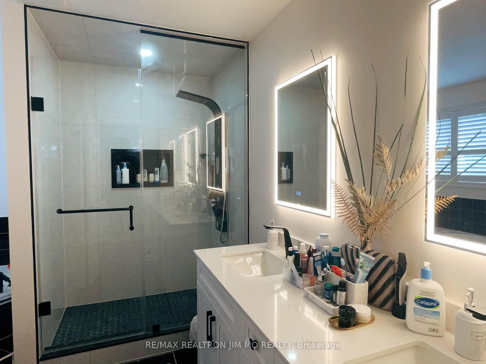 60 Silverbirch Place photo 16