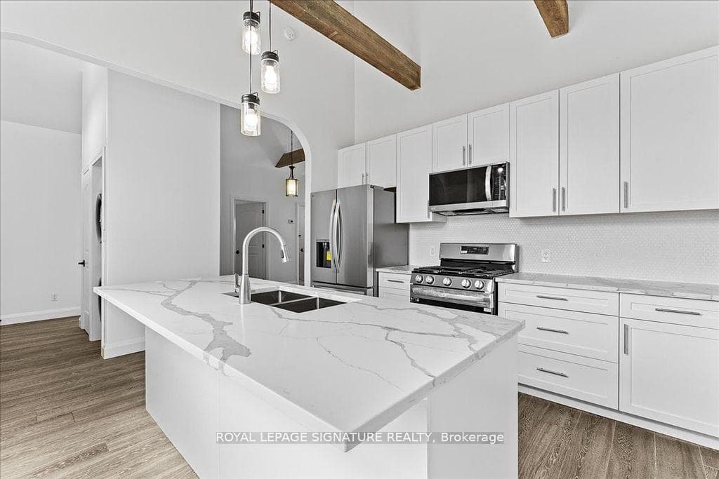 2471 Blessington Road photo 5