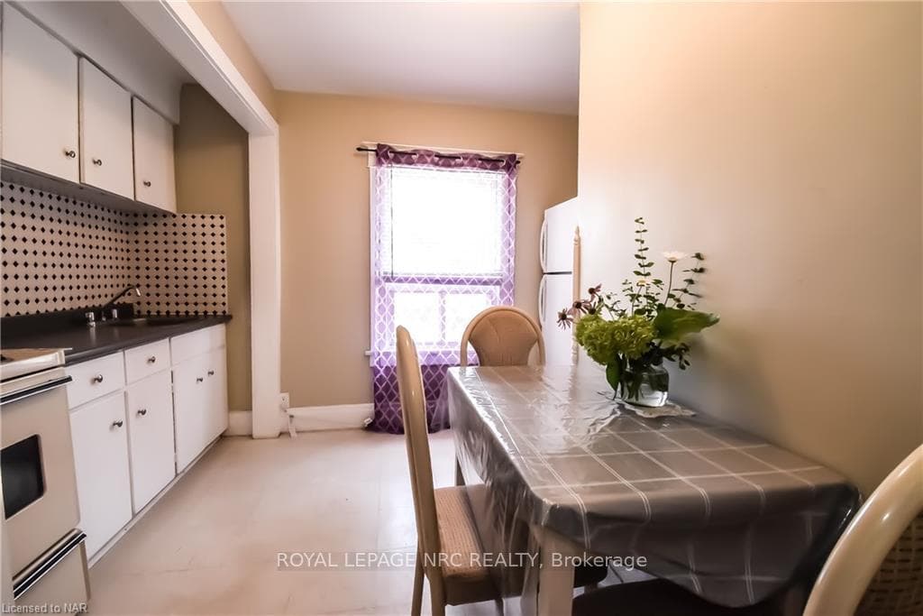 200 RUSSELL Avenue Unit 3 photo 9