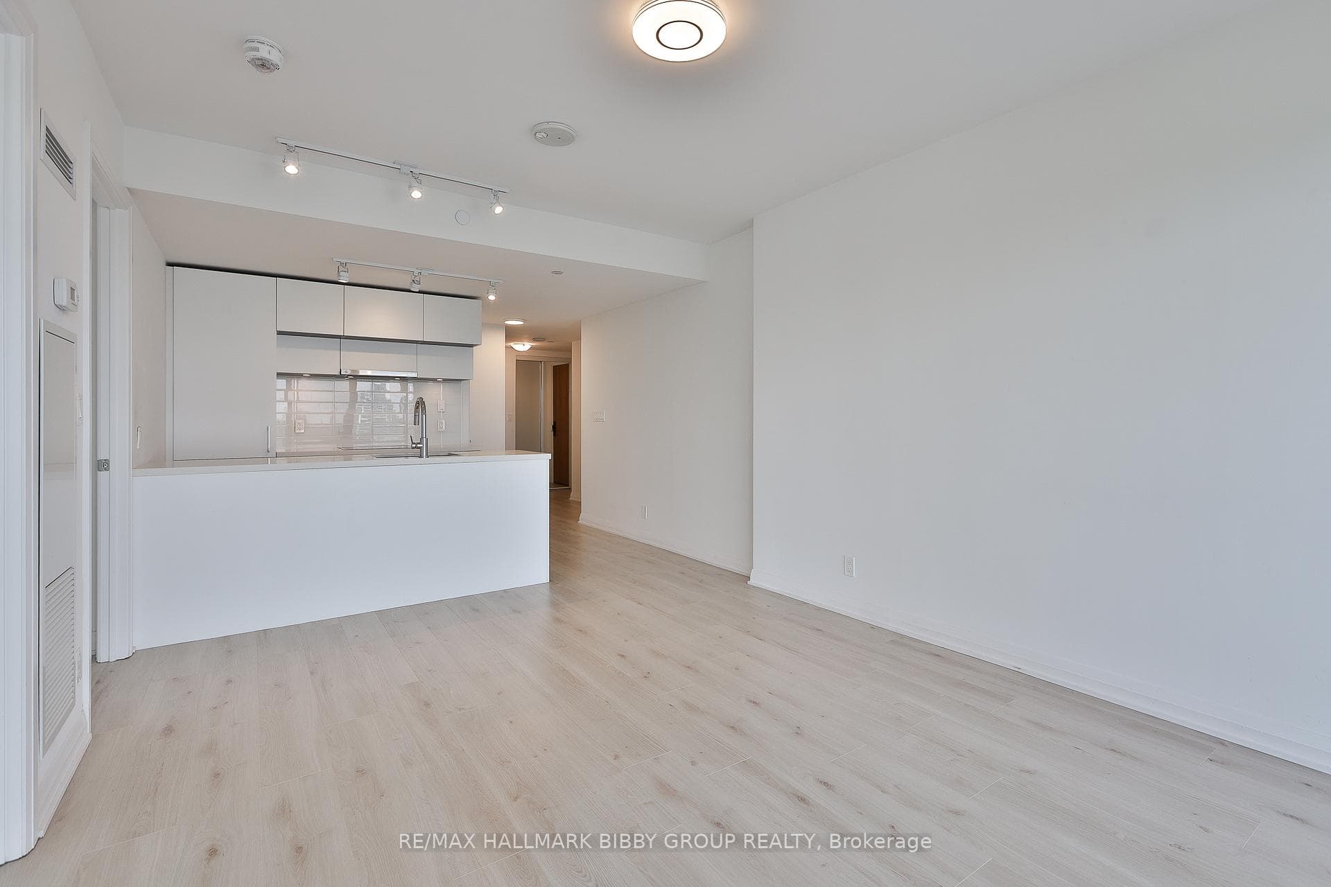 99 Foxbar Road Unit 1808 photo 7
