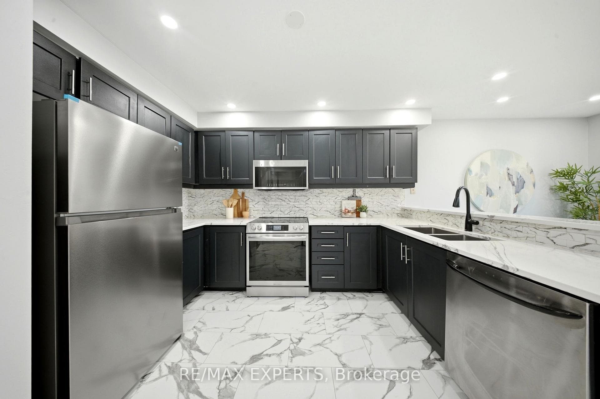 5910 Greensboro Drive Unit 113 photo 7