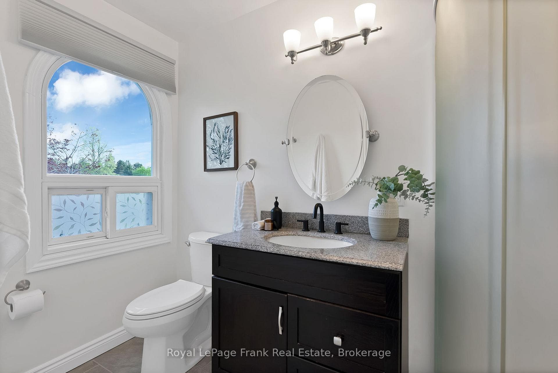 8 Gamron Avenue photo 29