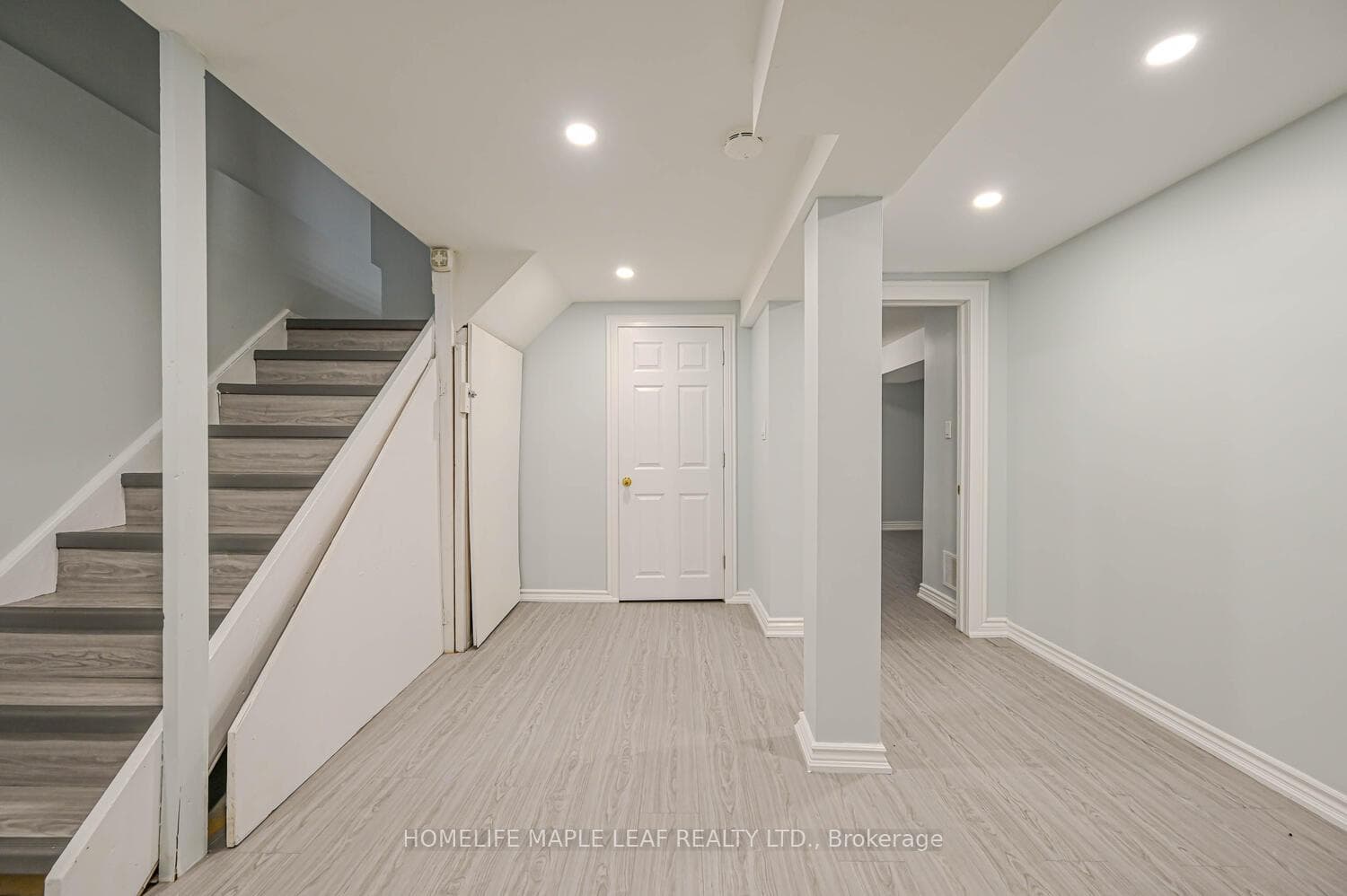 16 Huronia Court photo 31