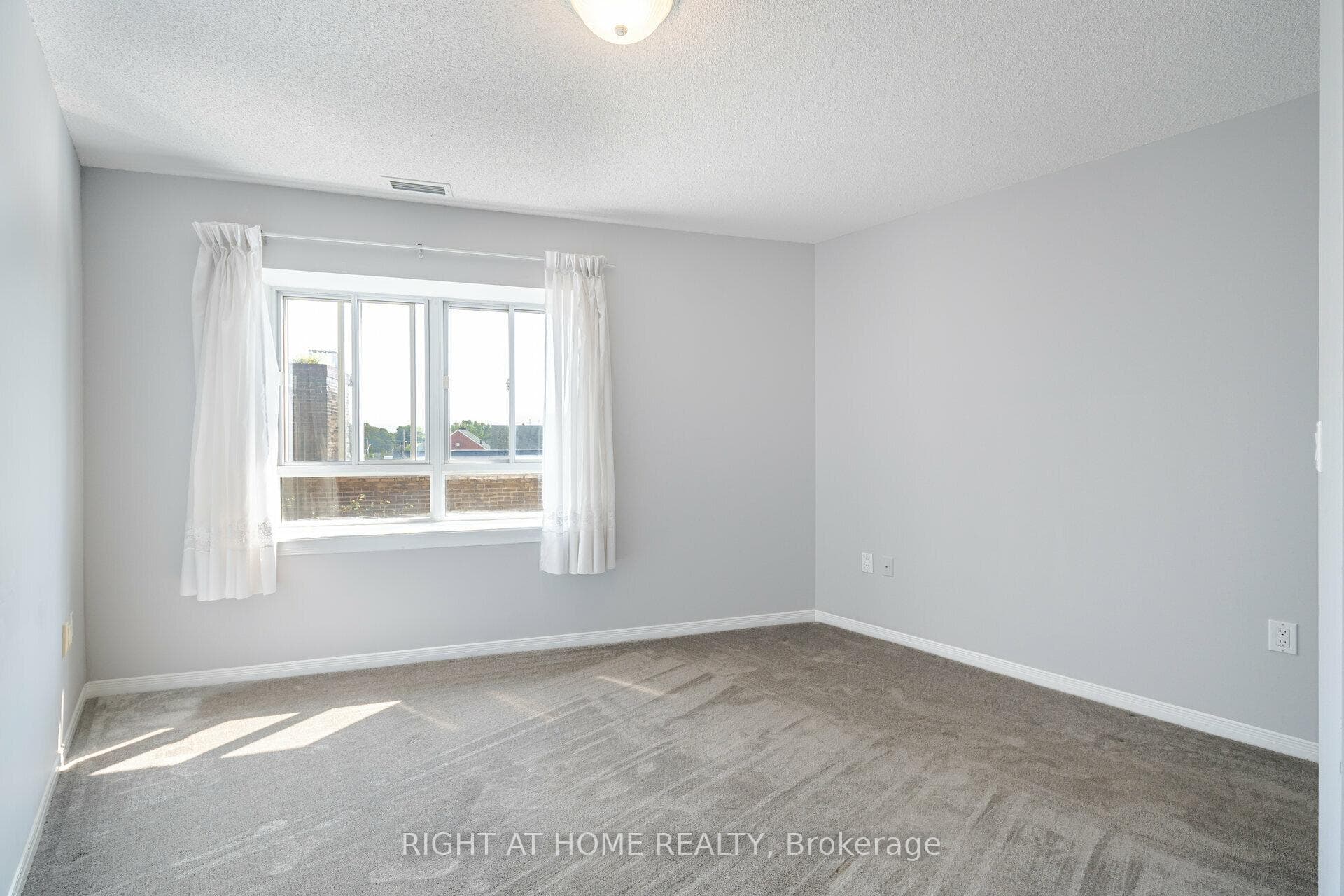 1387 Bayview Avenue Unit 306 photo 18