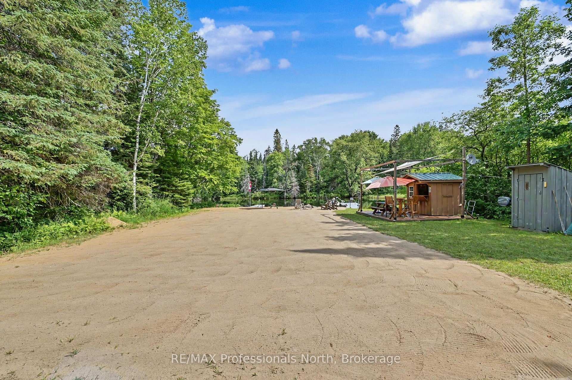 1034 Ablett Court photo 35