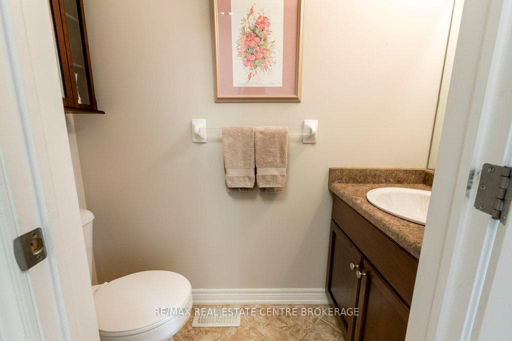 4028 ALEXAN Crescent photo 17