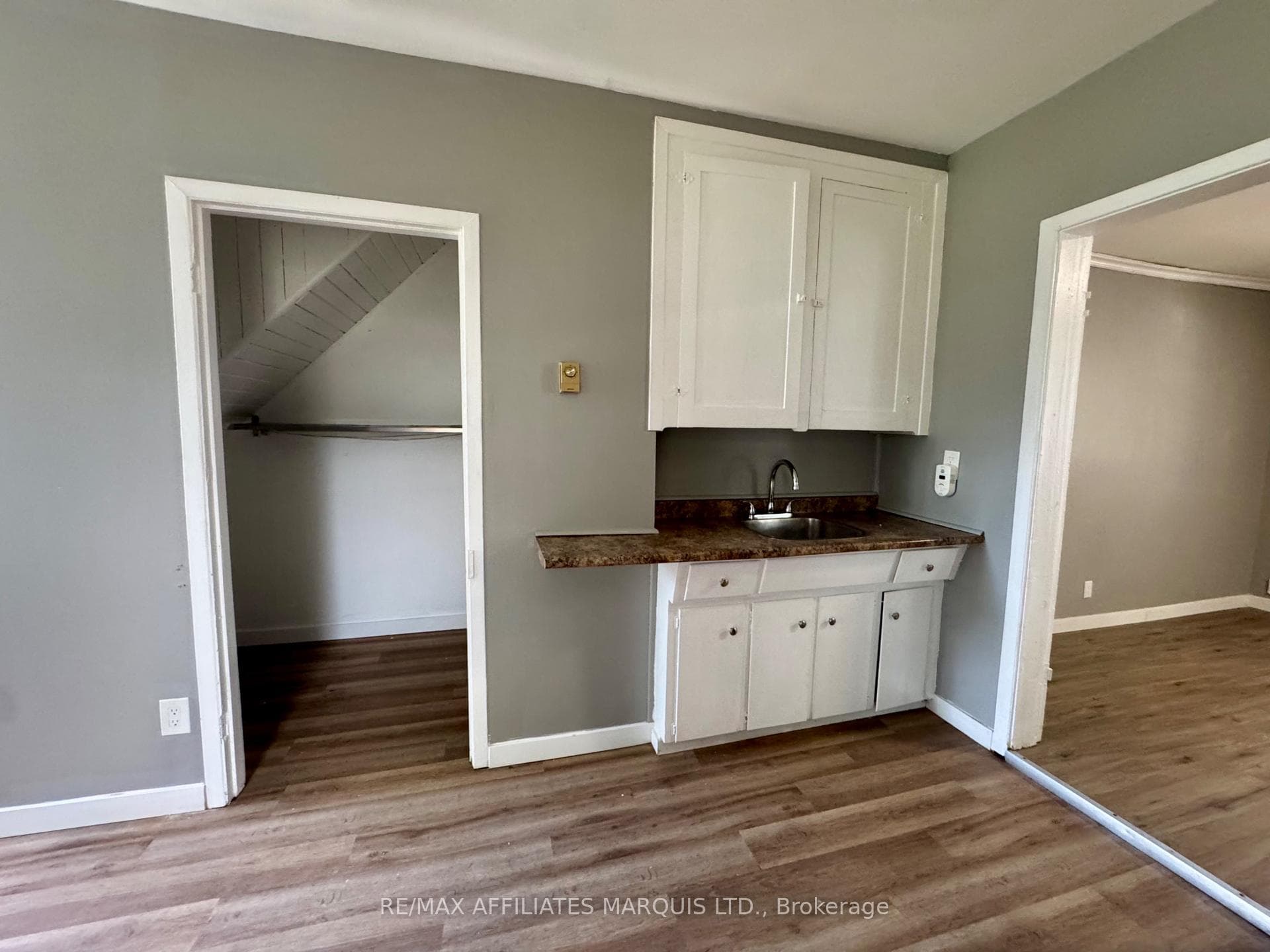321 Water Street photo 6