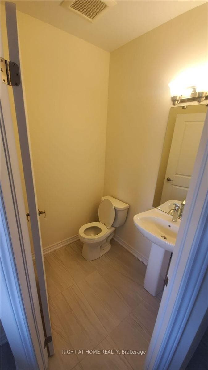 2257 Grainger Loop N/A photo 18
