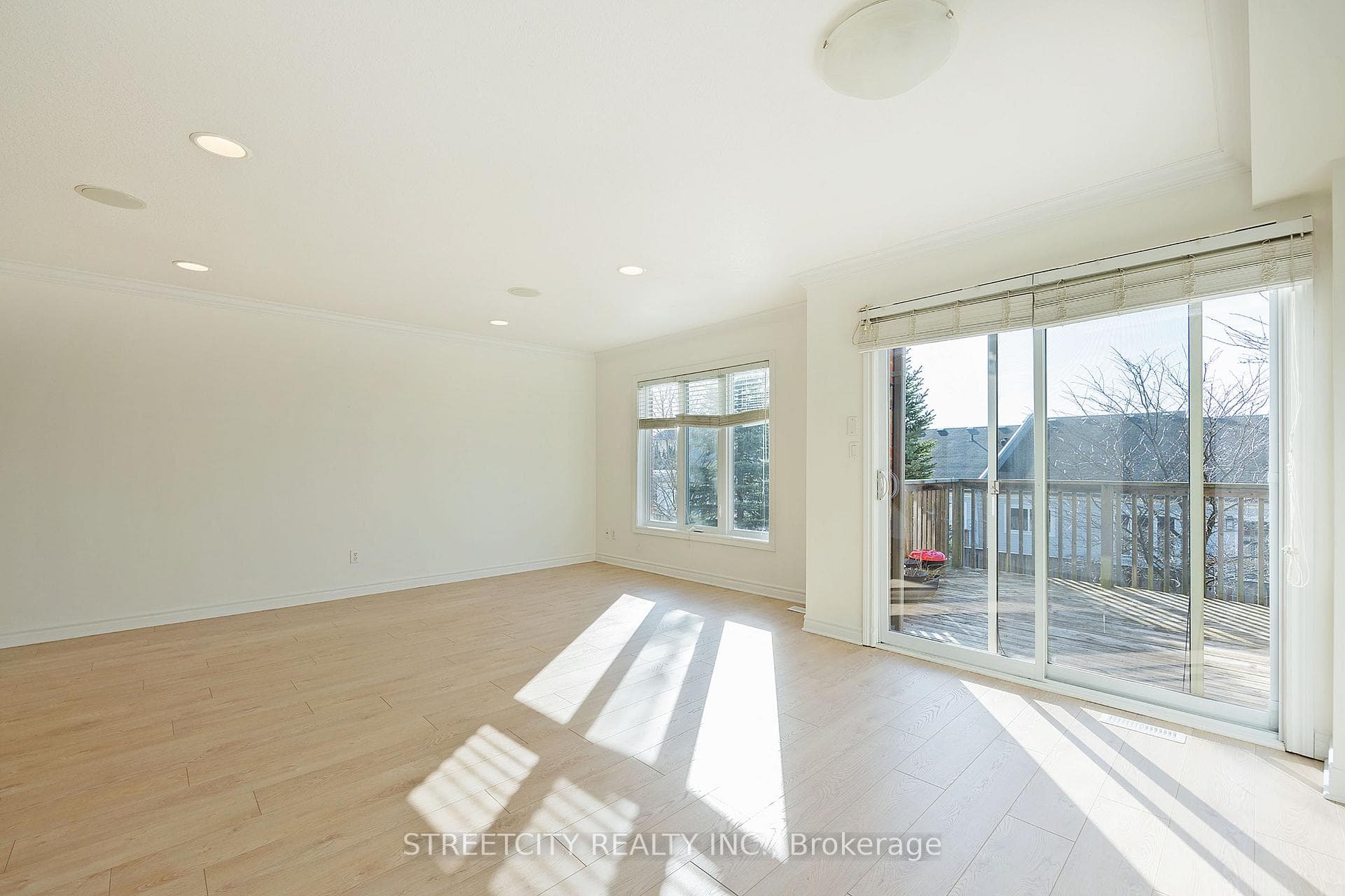 481 Skyline Avenue photo 11