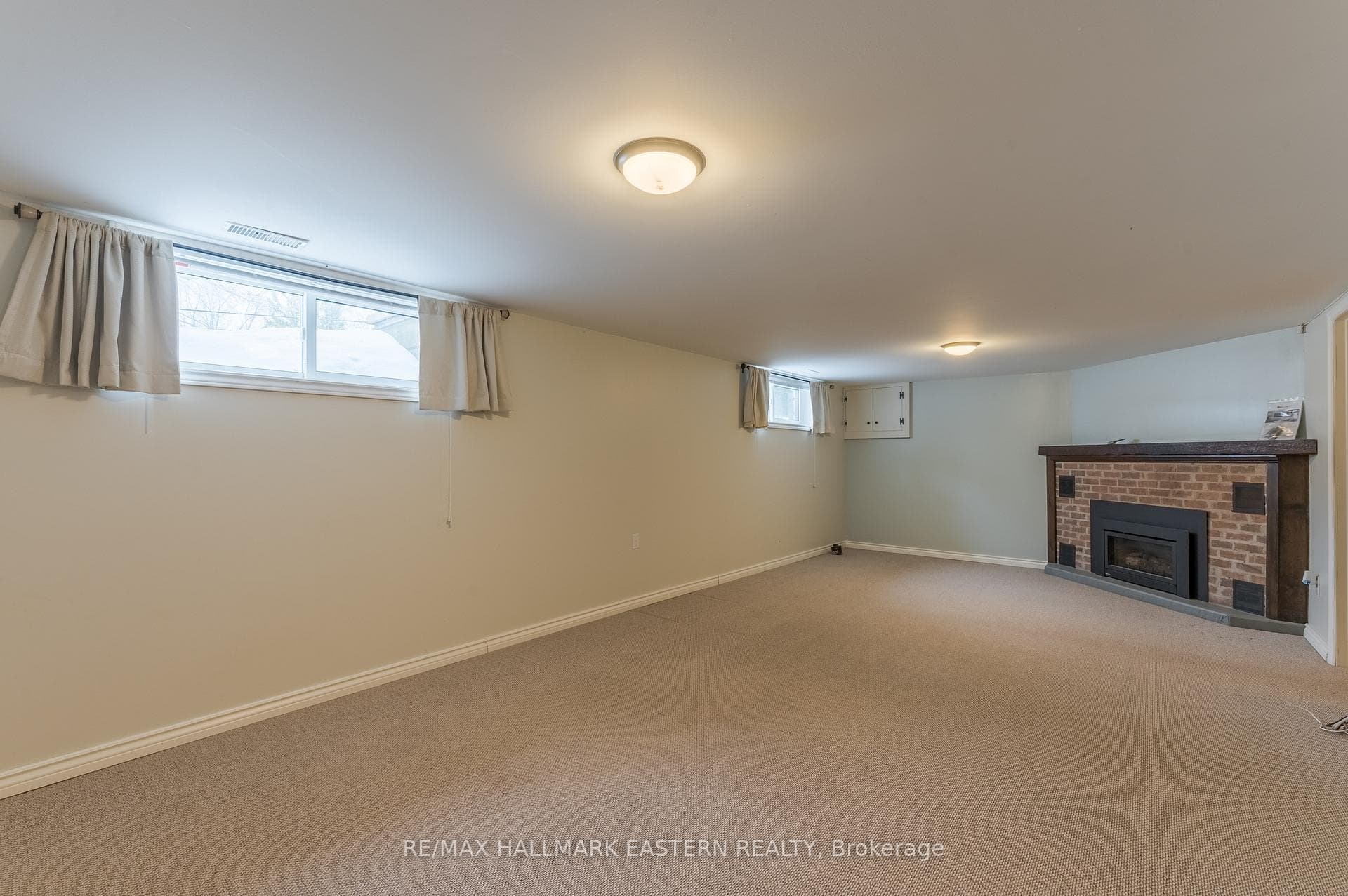 69 Ermatinger Street photo 30