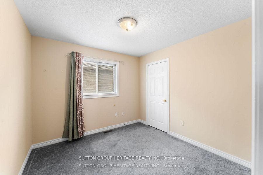 34 Ball Crescent photo 27