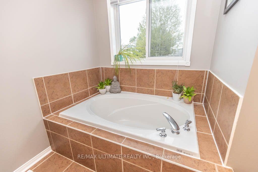 46 Beaumaris Crescent photo 18