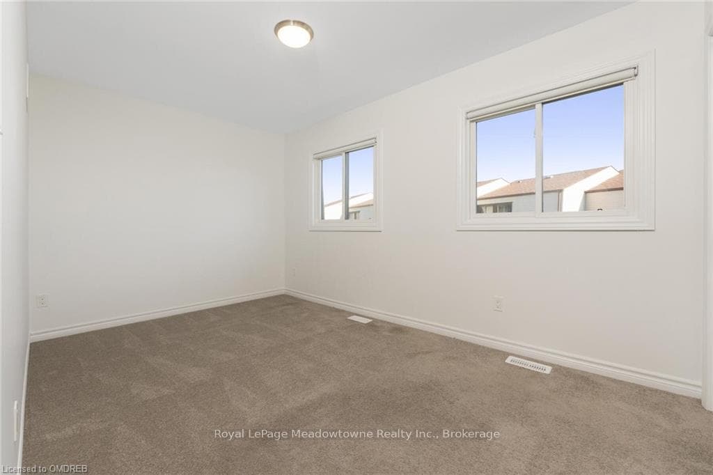 108 SINCLAIR Avenue Unit 25 photo 23
