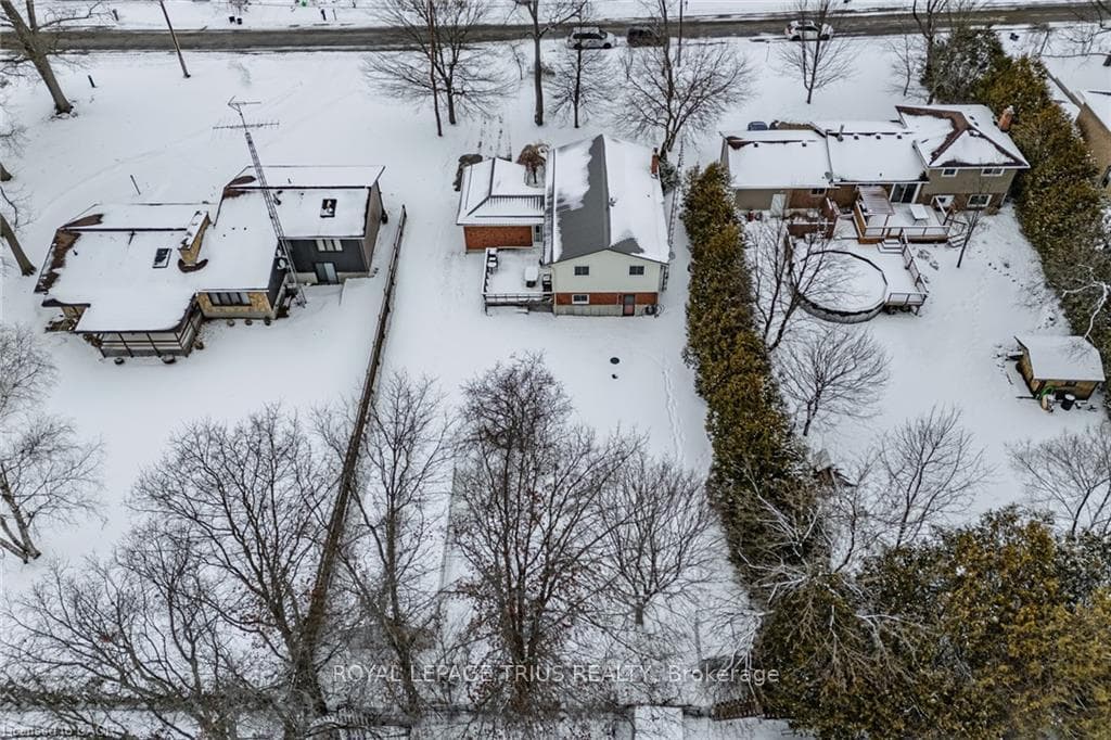 13 Ridgeway Avenue photo 41