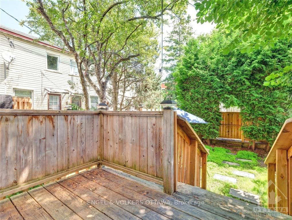 187 IVY Crescent photo 22