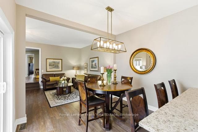 879 Kerr Street photo 17