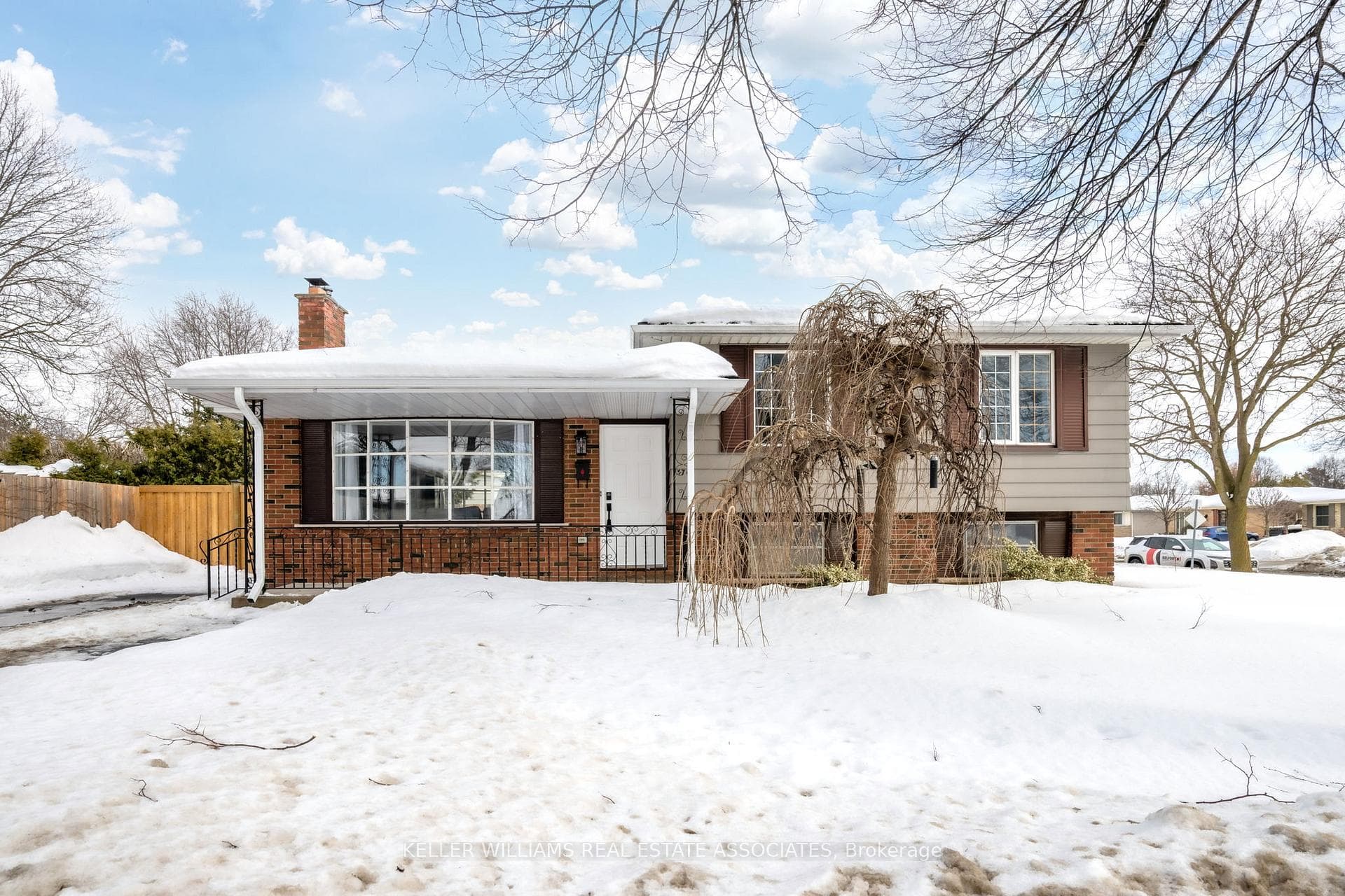 370 Ferndale Avenue photo 1