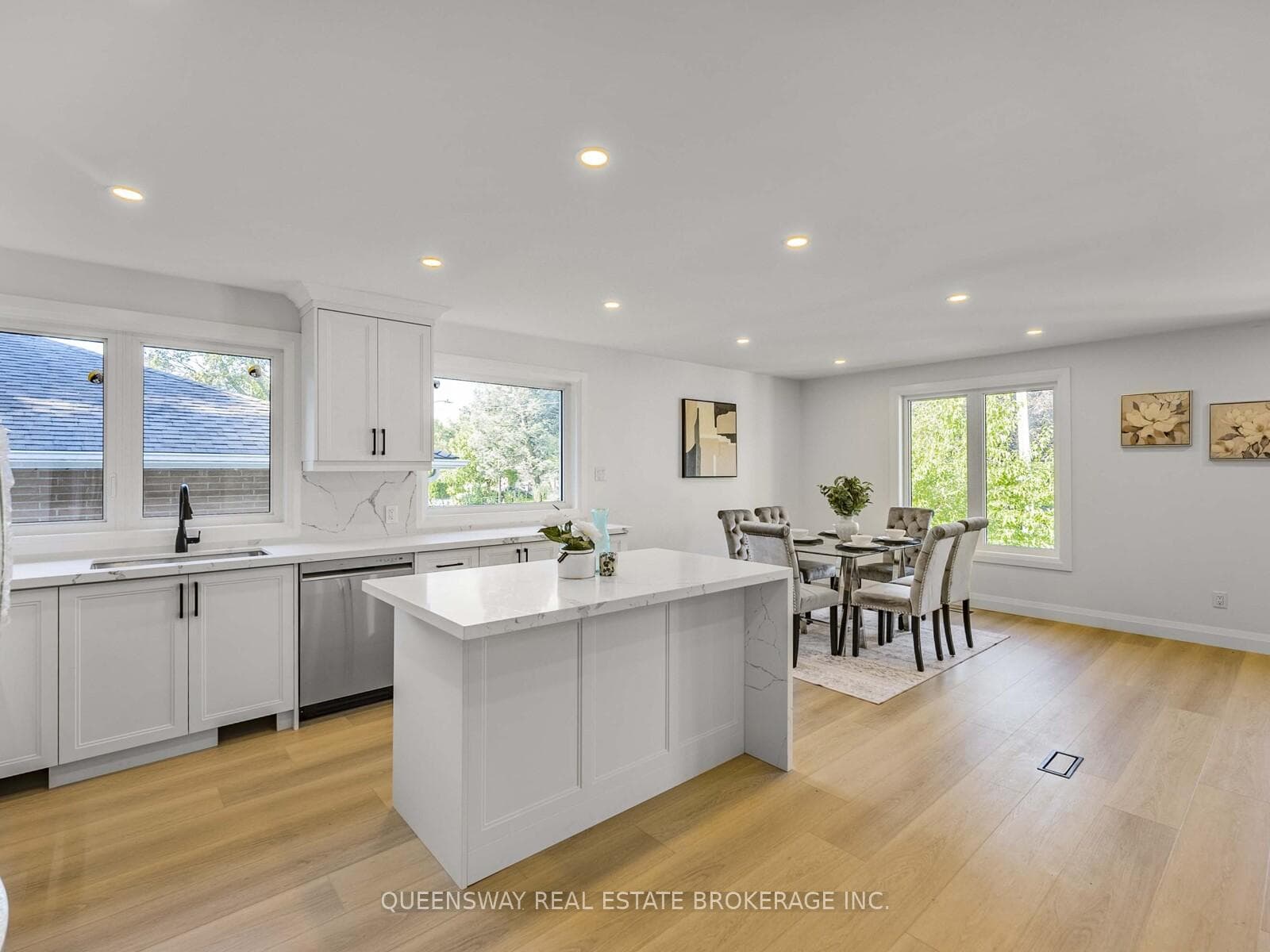 1128 Pinegrove Road photo 22