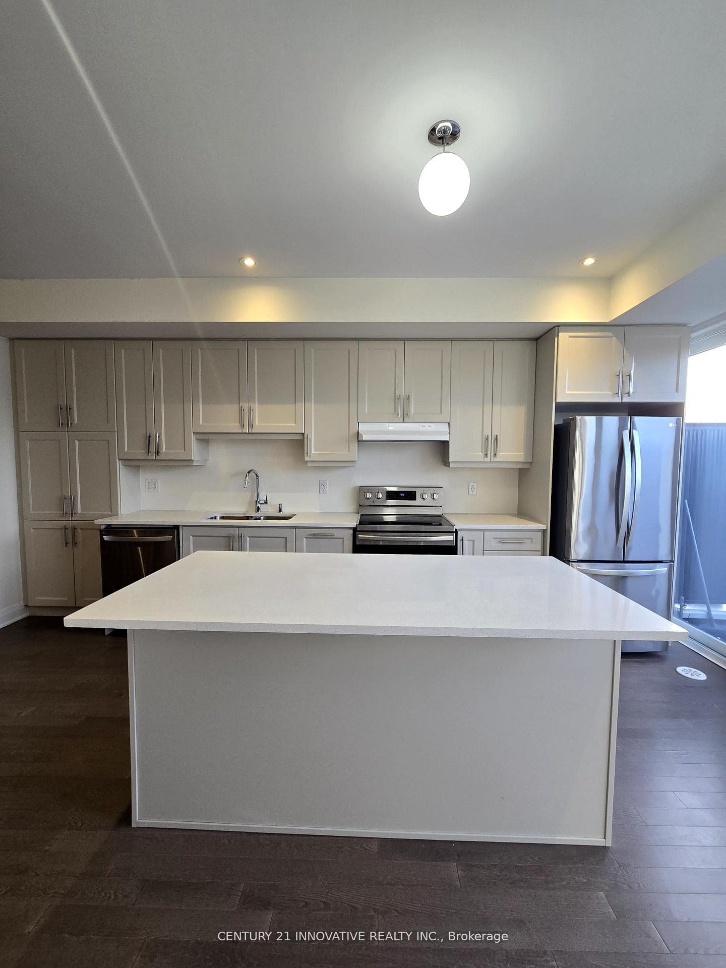 769 Port Darlington Road photo 3