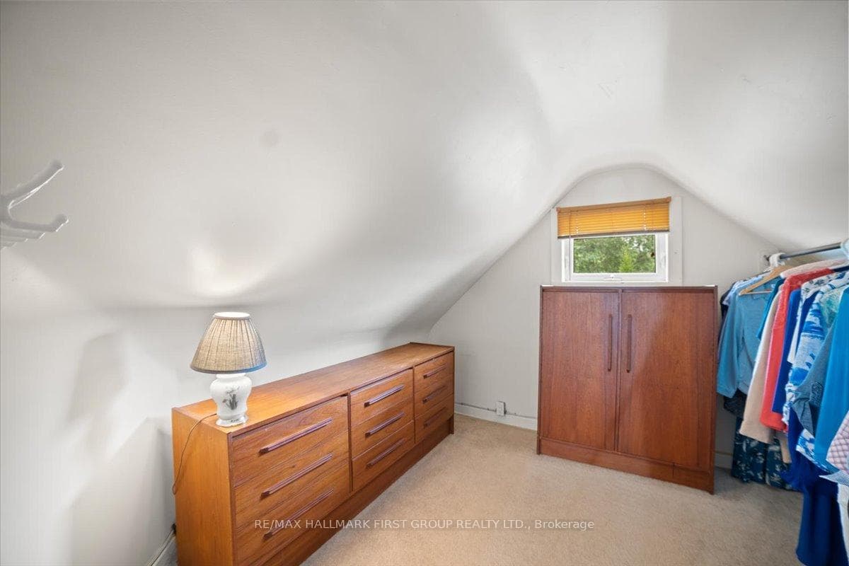 75 Riverside Drive photo 18