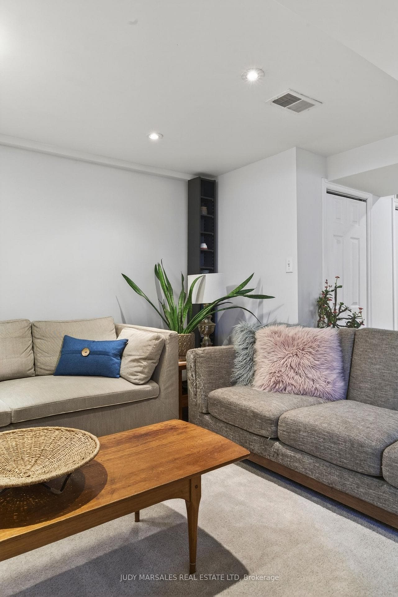 136 Hunter Street photo 22