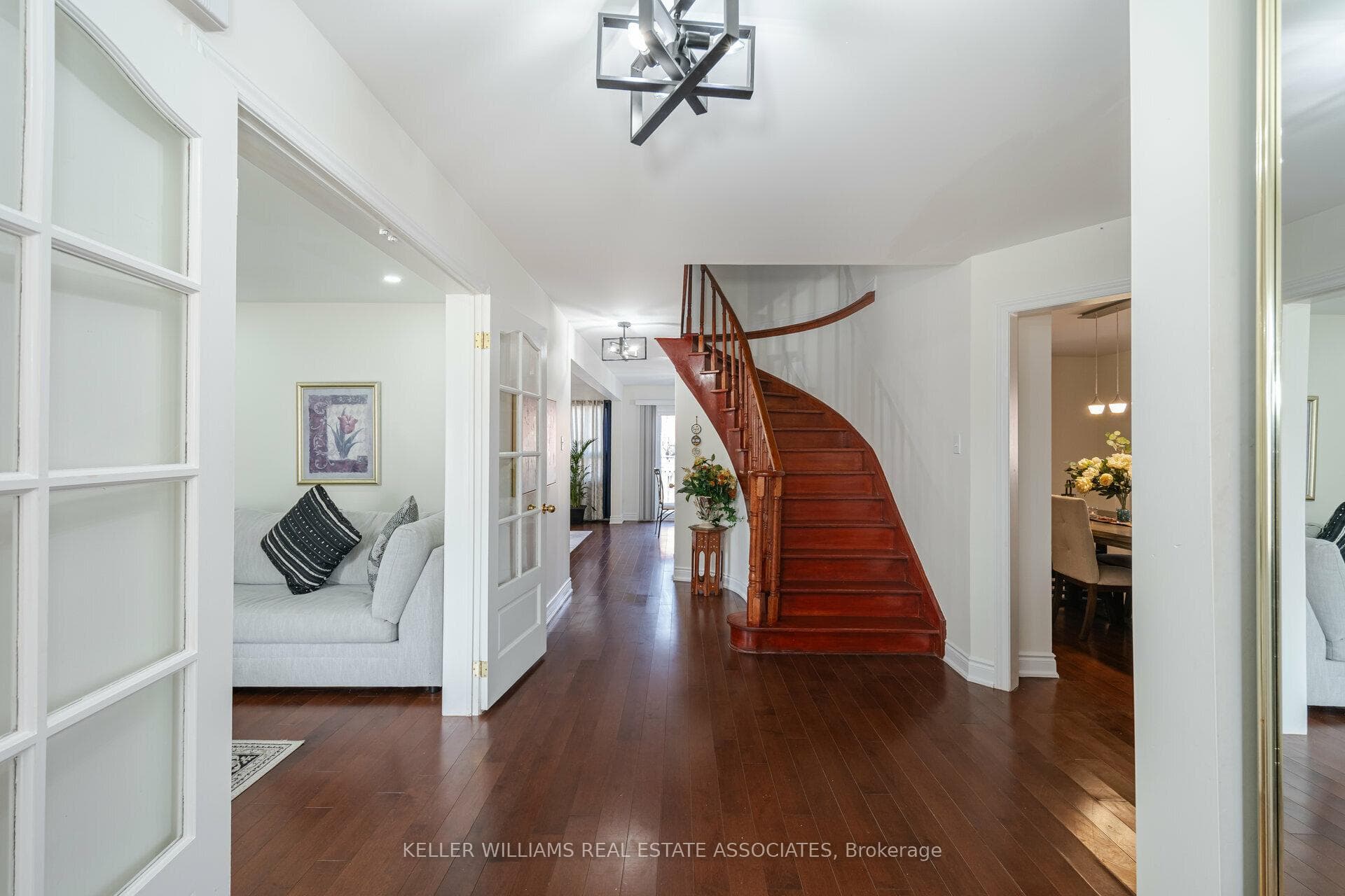 27 Kirk Drive photo 4