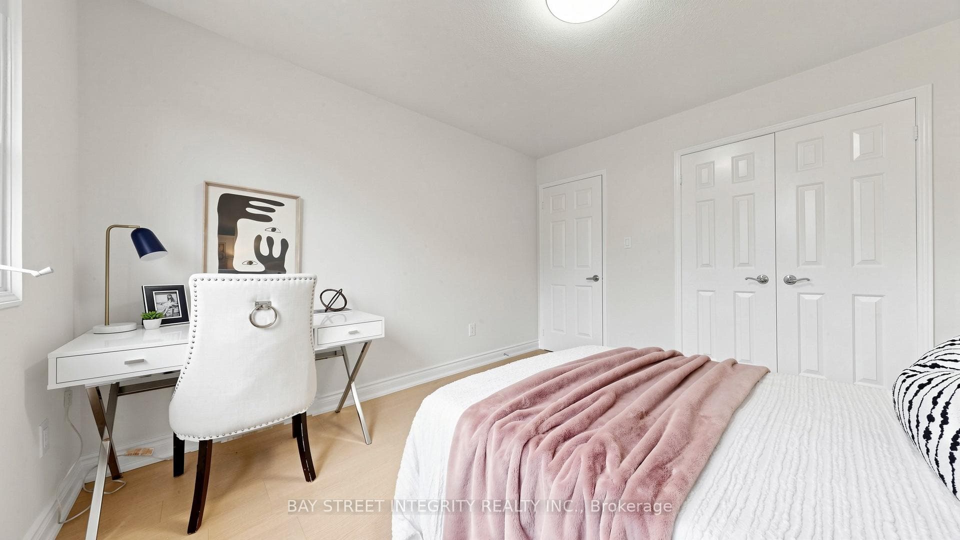 158 Largo Crescent photo 42