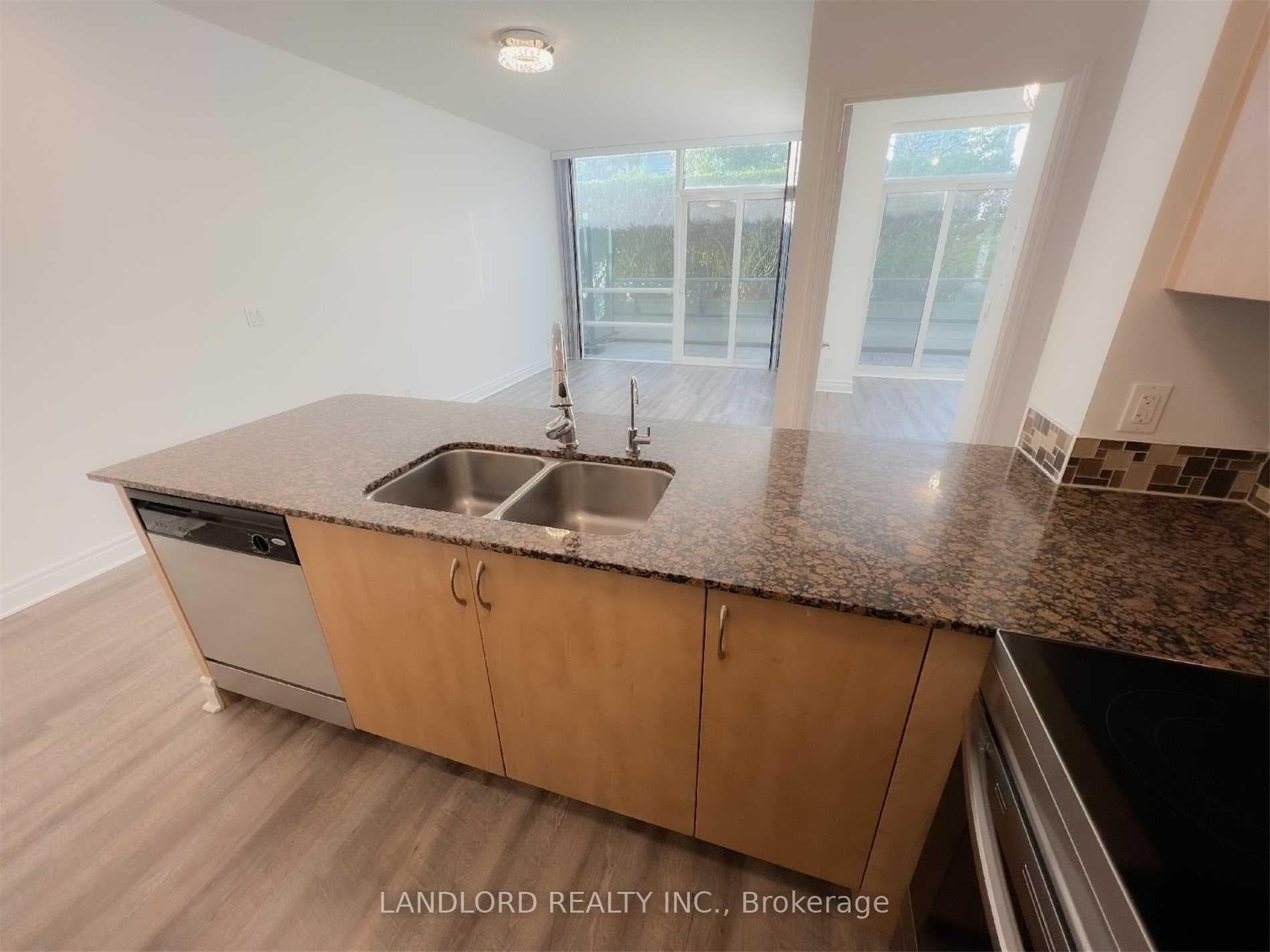 2240 Lakeshore Boulevard Unit 309 photo 5