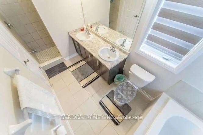 1118 Edinburgh Drive photo 9