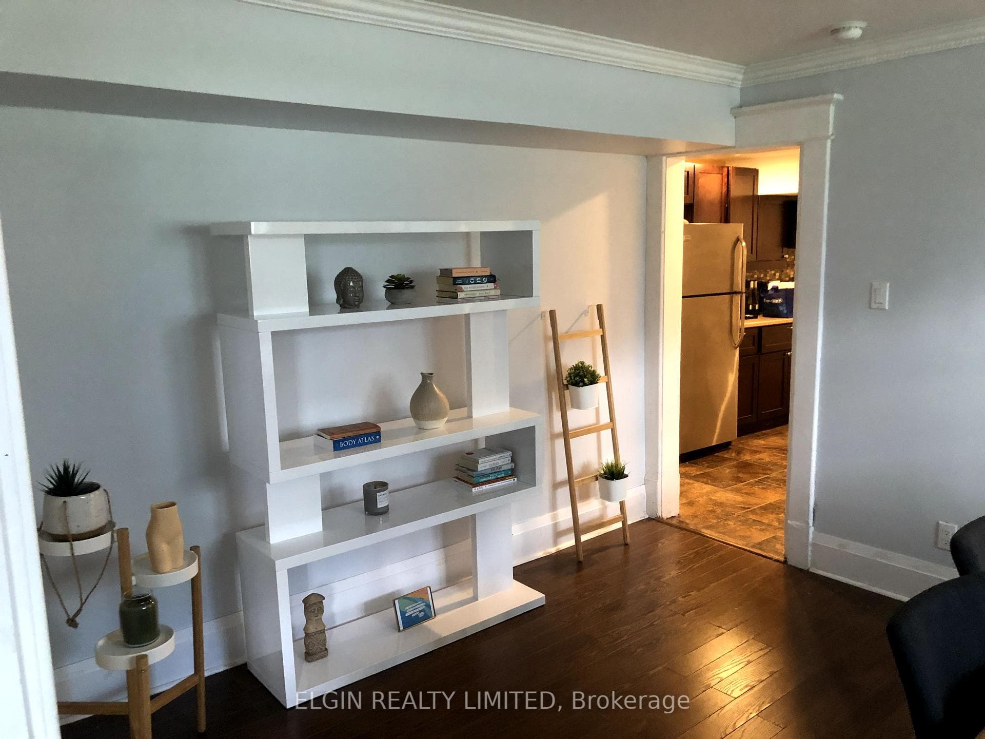 116 ELMWOOD Avenue Unit 2 photo 4