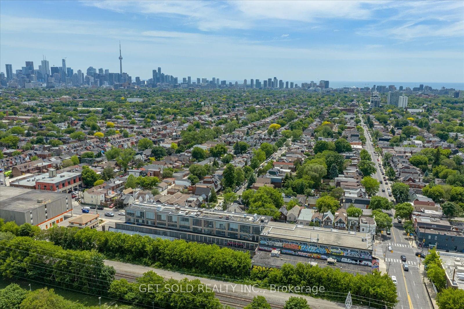 950 Dupont Street photo 9