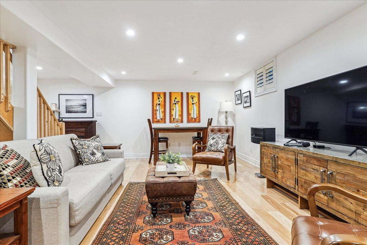 89 Stonegate Drive photo 30