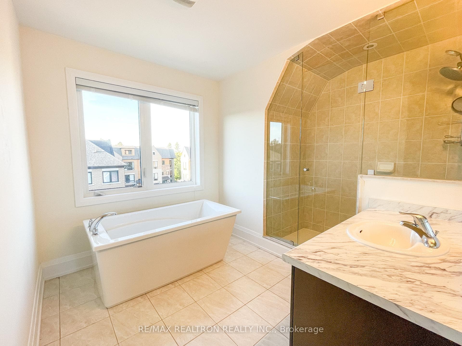 254 Finch Avenue photo 26