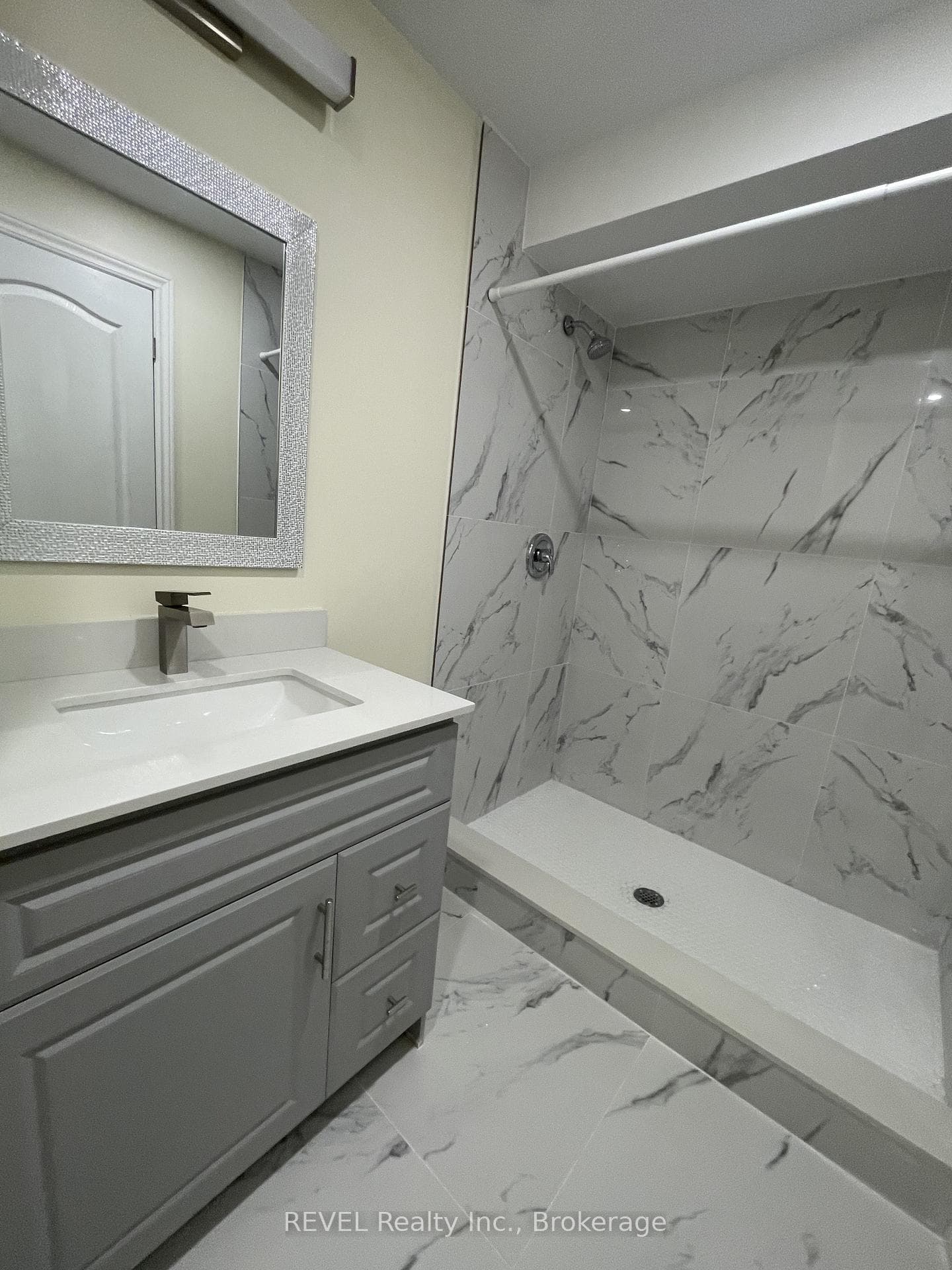 24 Rembrandt Drive photo 24
