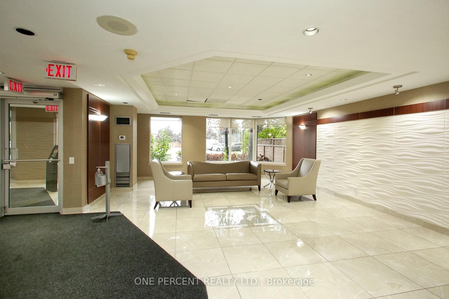 135 Hillcrest Avenue Unit Ph06 photo 3