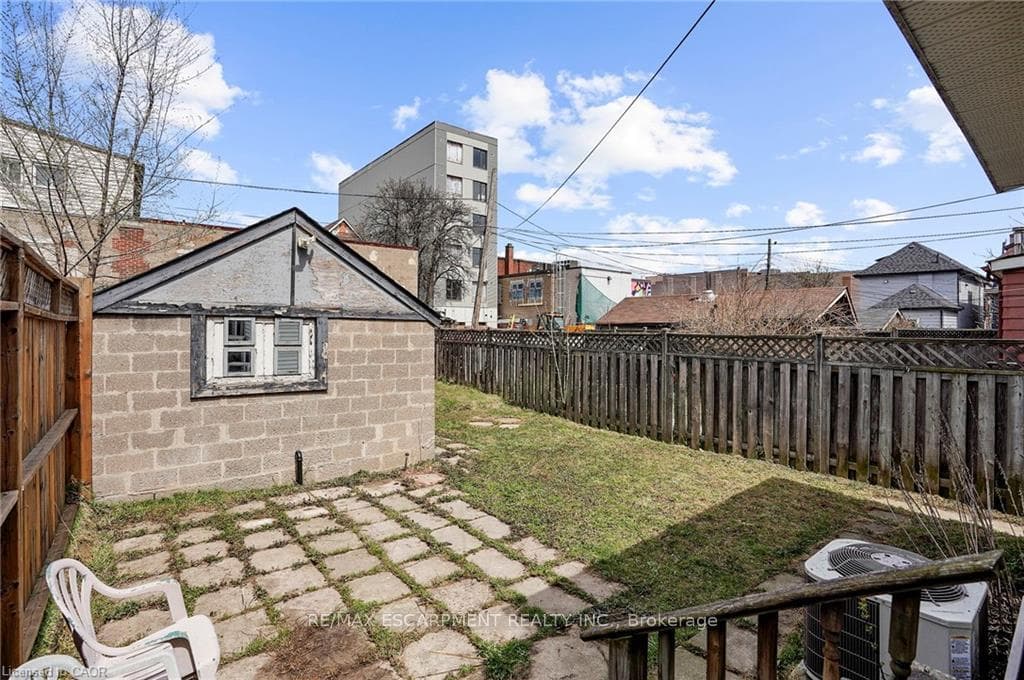 11 Wright Avenue photo 19
