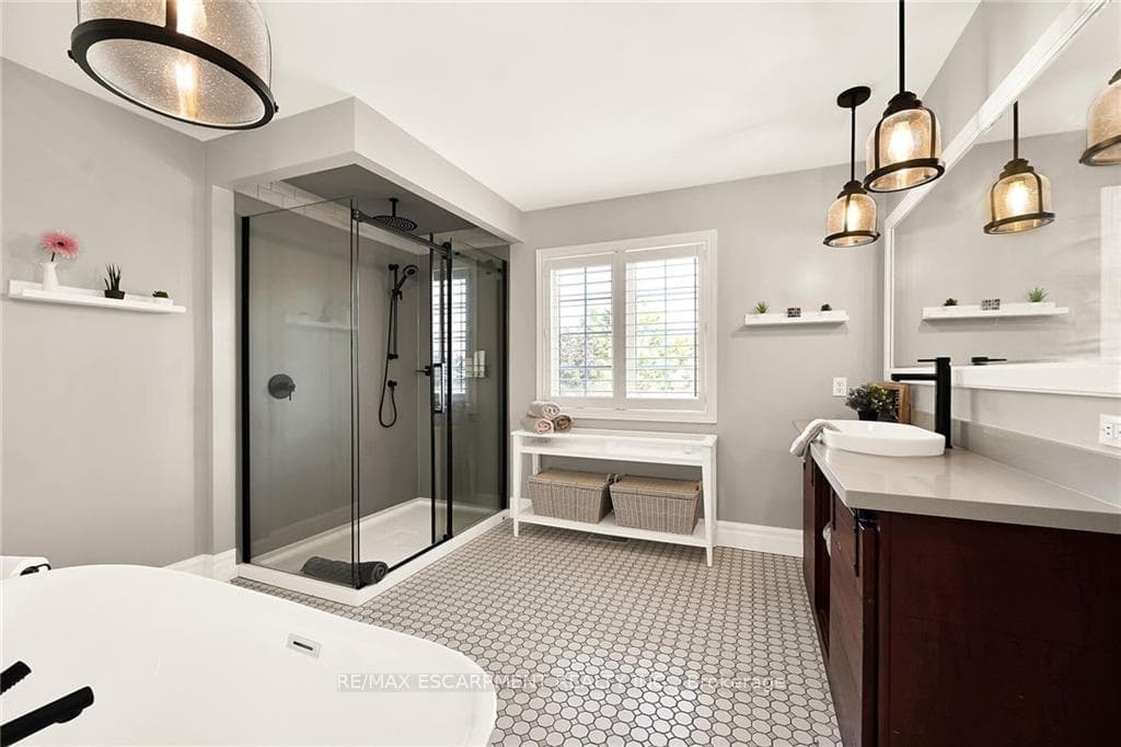 15 Caledonia Avenue photo 23