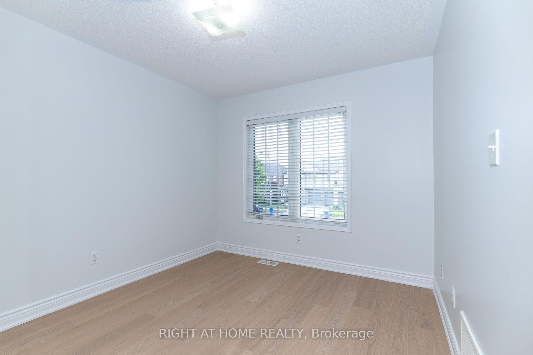 4694 Thomas Alton Boulevard photo 32