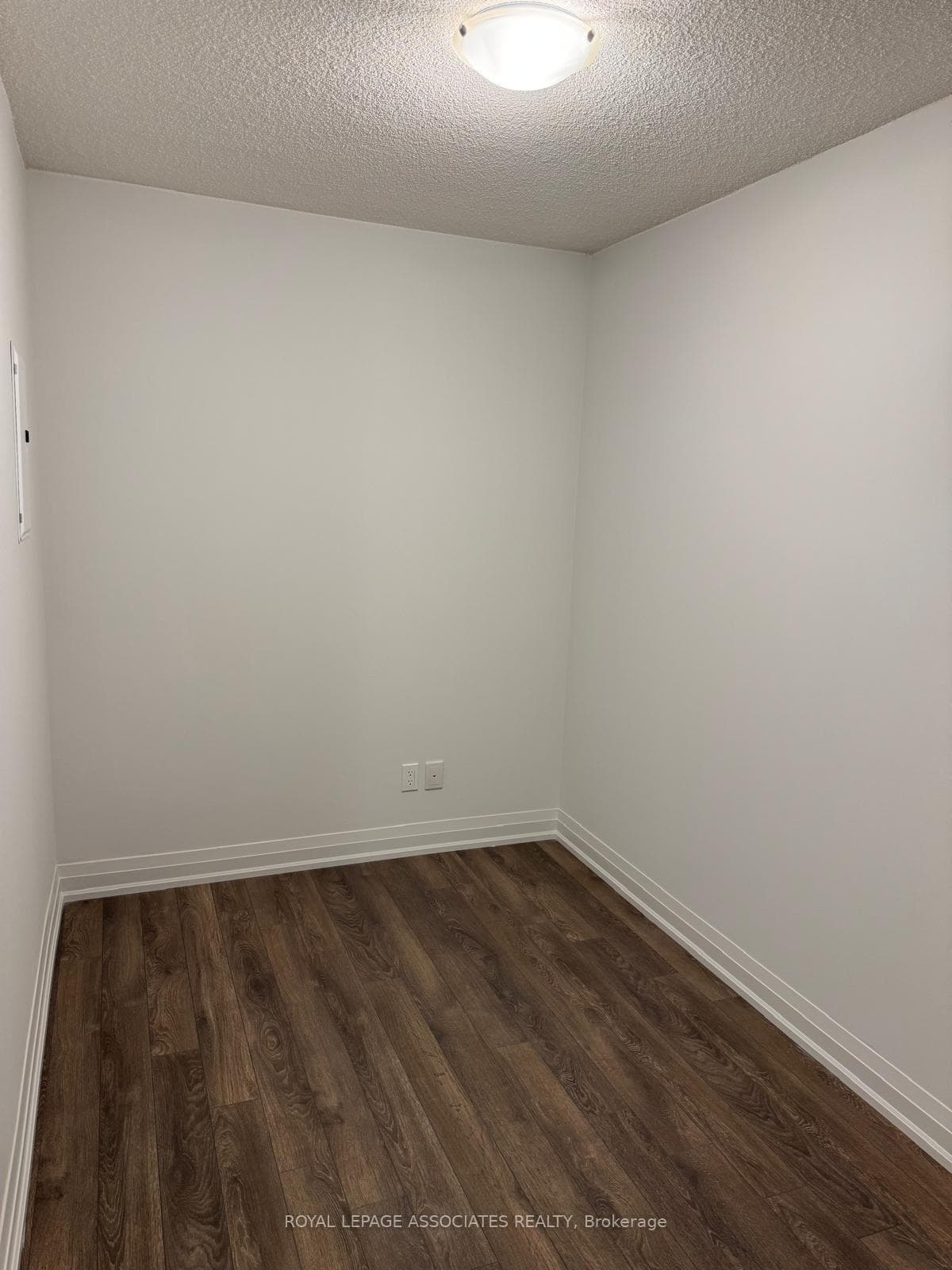 20 Meadowglen Place Unit 1605 photo 6