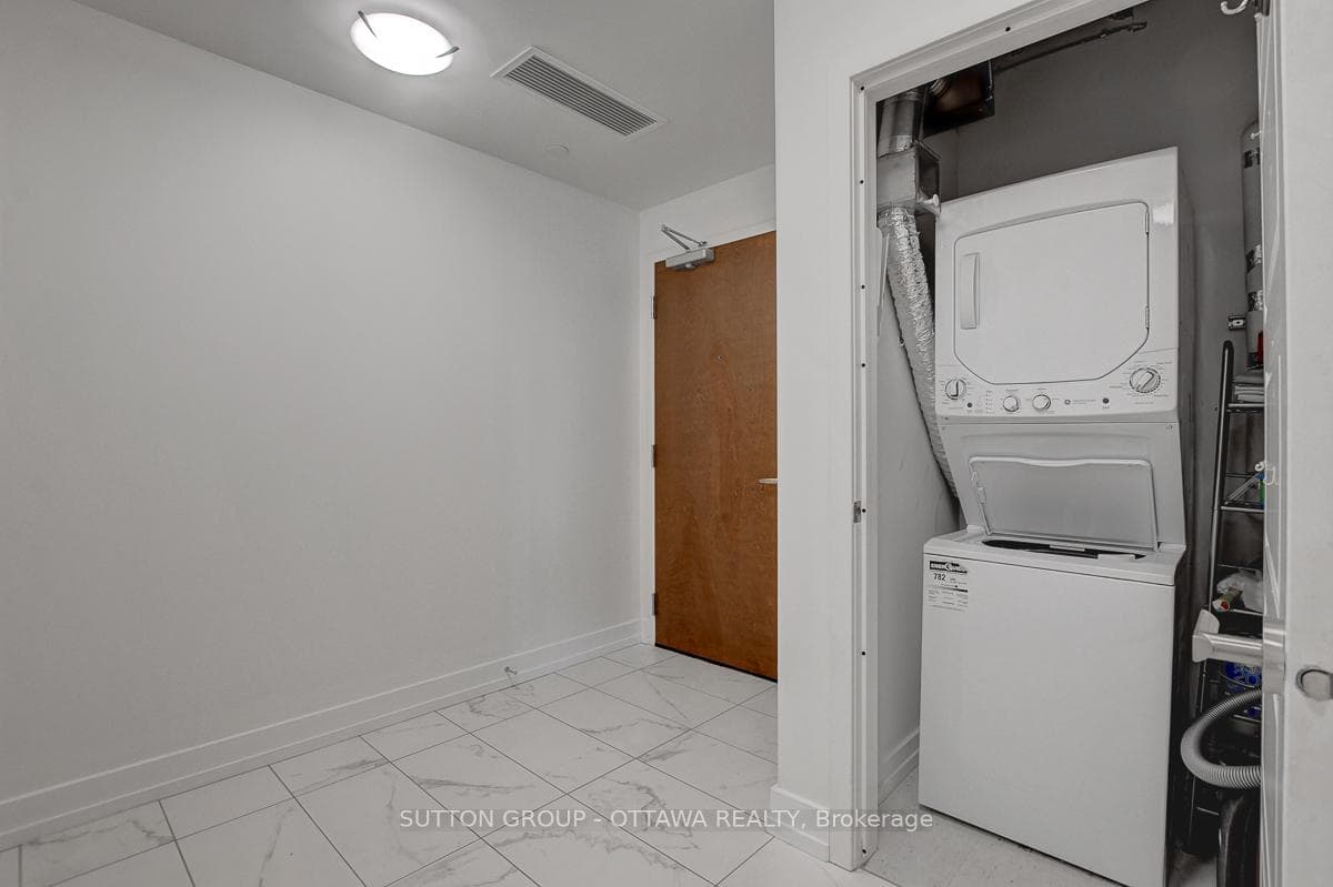 330 Titan Private Unit 903 photo 35