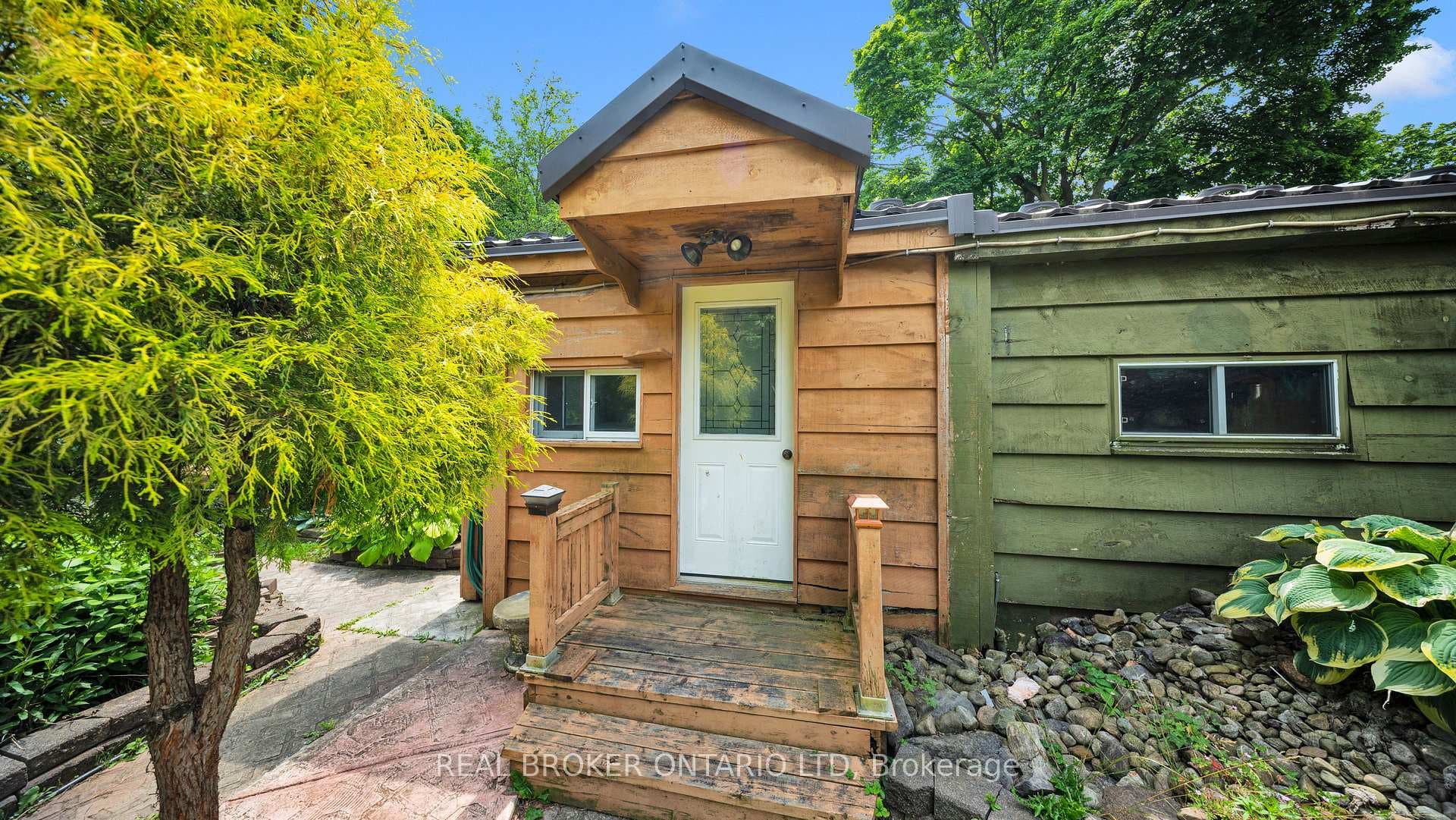 74 Sterling Street photo 28