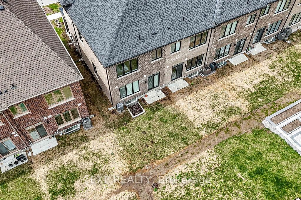 69 Freeman Williams Street photo 48