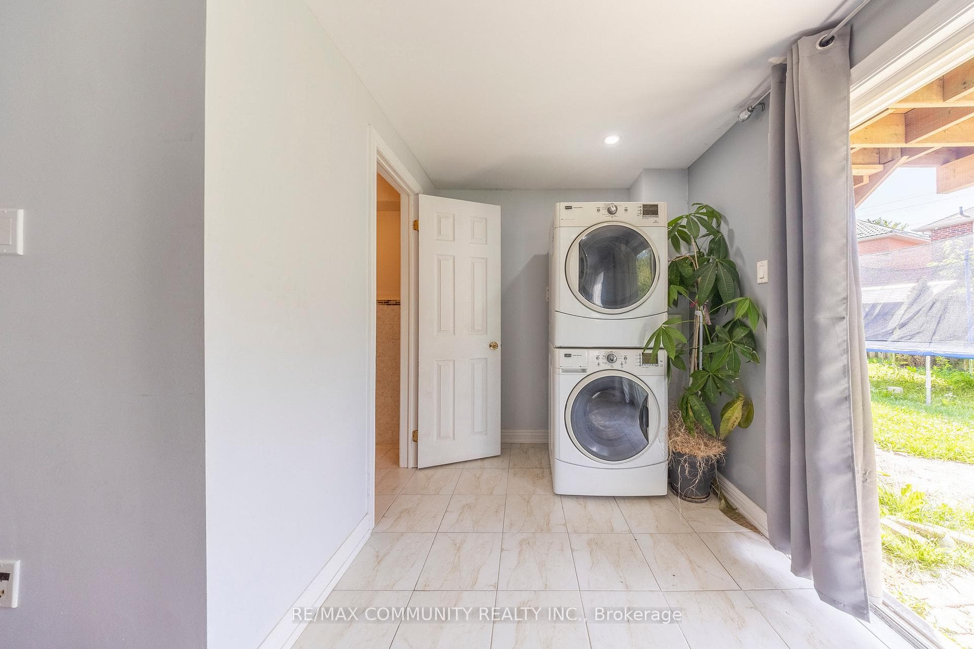 72 Lampman Drive Unit BSMT photo 22