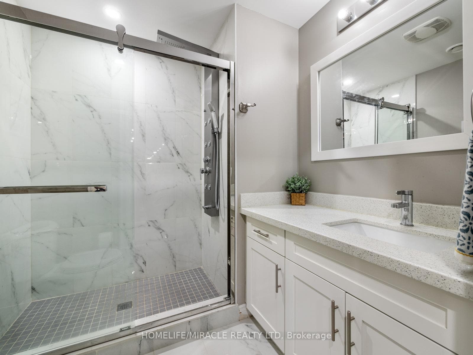 10 Erintown Crescent photo 38