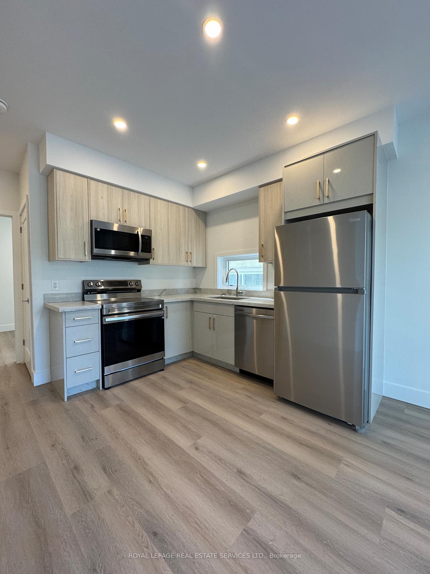 61 Pinehurst Avenue Unit C photo 7